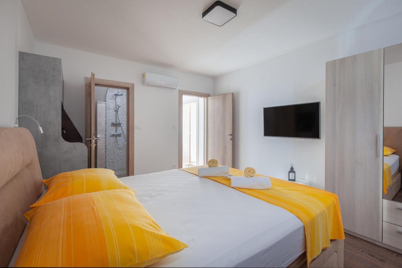 Apartments Galic พอดโกรา ภายนอก รูปภาพ