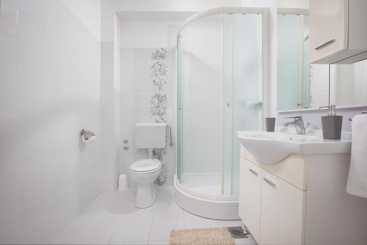 Apartments Galic พอดโกรา ภายนอก รูปภาพ